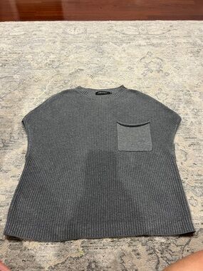 Men's Crewneck Knit Sweater with Patch Pocket - Gray